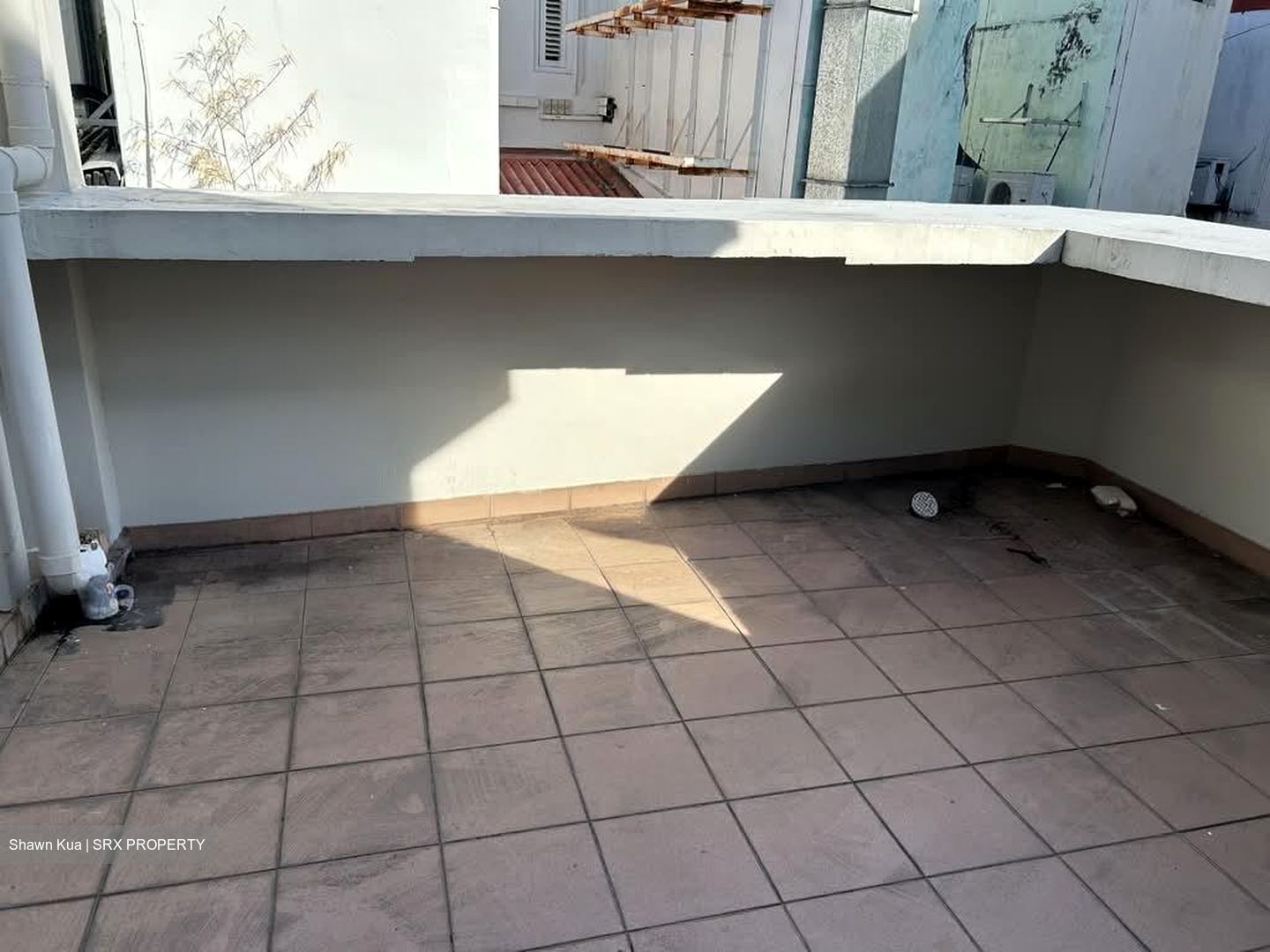 Jalan Pisang (D7), Office #544330021